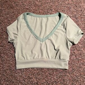 crop top(never worn)
